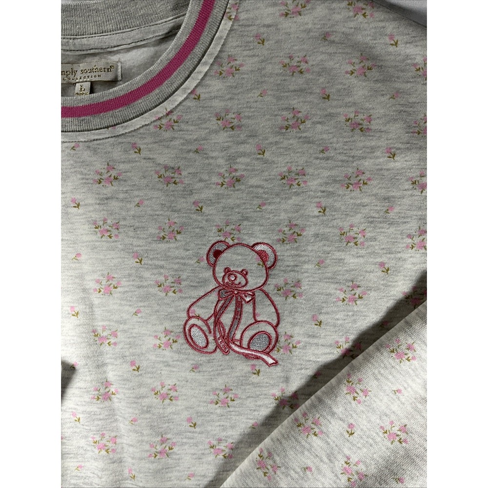 Simply Southern Floral Teddy Bear Love Graphic Sweatshirt Pink Gray Large CON90 - Picture 6 of 14